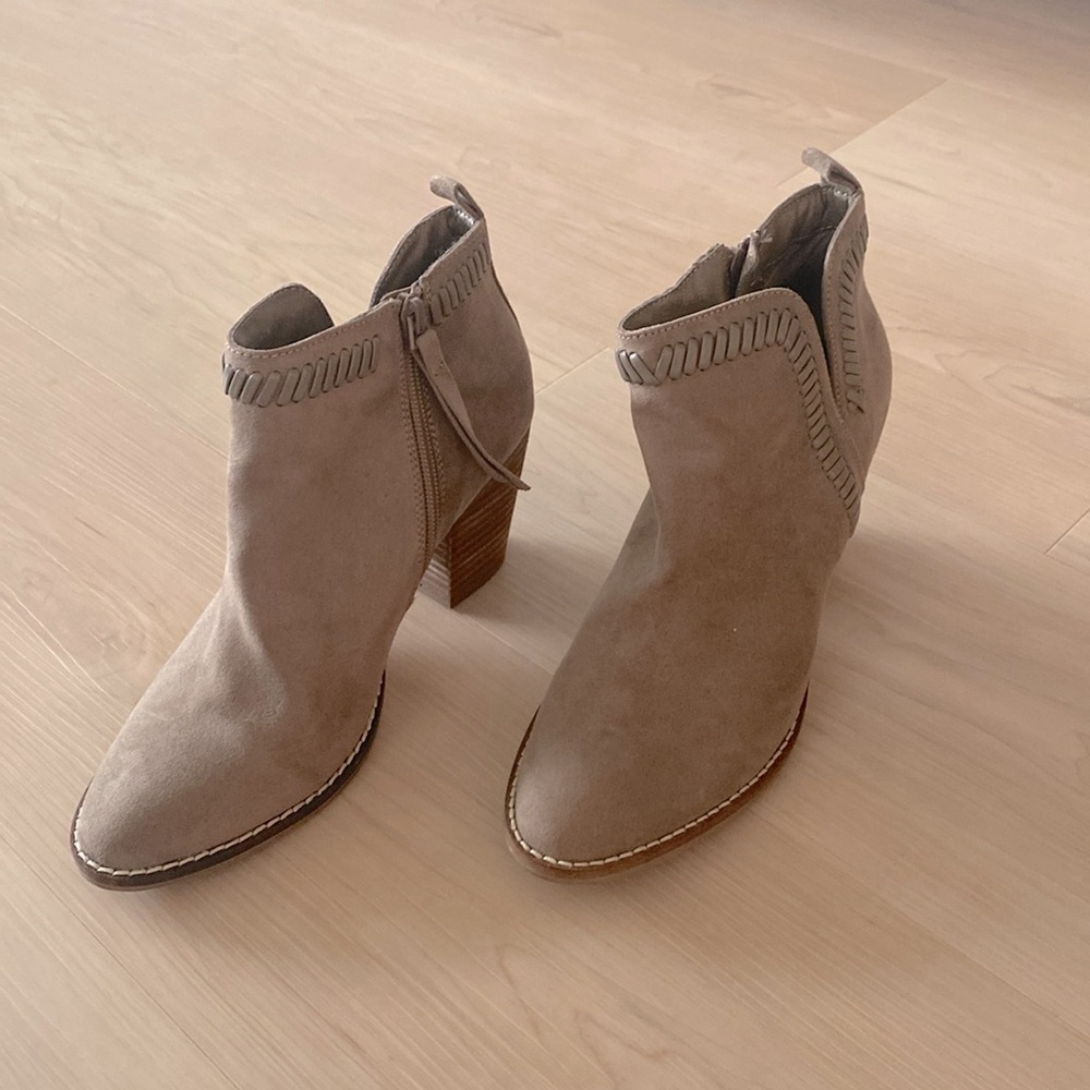 Dolce Vita DV8 Tan Taupe Suede Leather Ankle Boots Booties Size 6